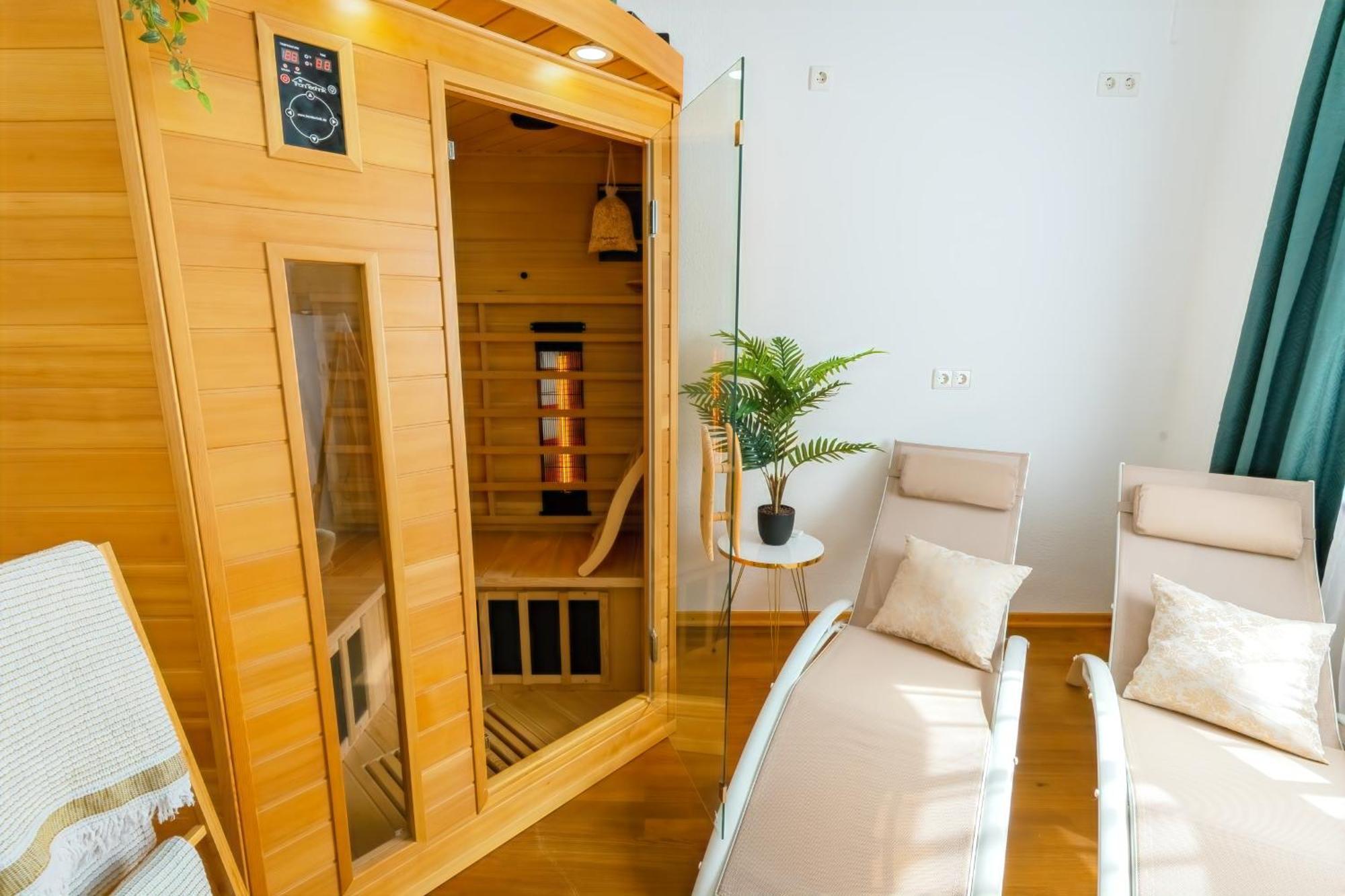 The Big Muenster Fuer Bis Zu 12, Whirlpool, Sauna, Zentral, Tischfussball, Balkon, Gasgrill Ulm Exteriör bild